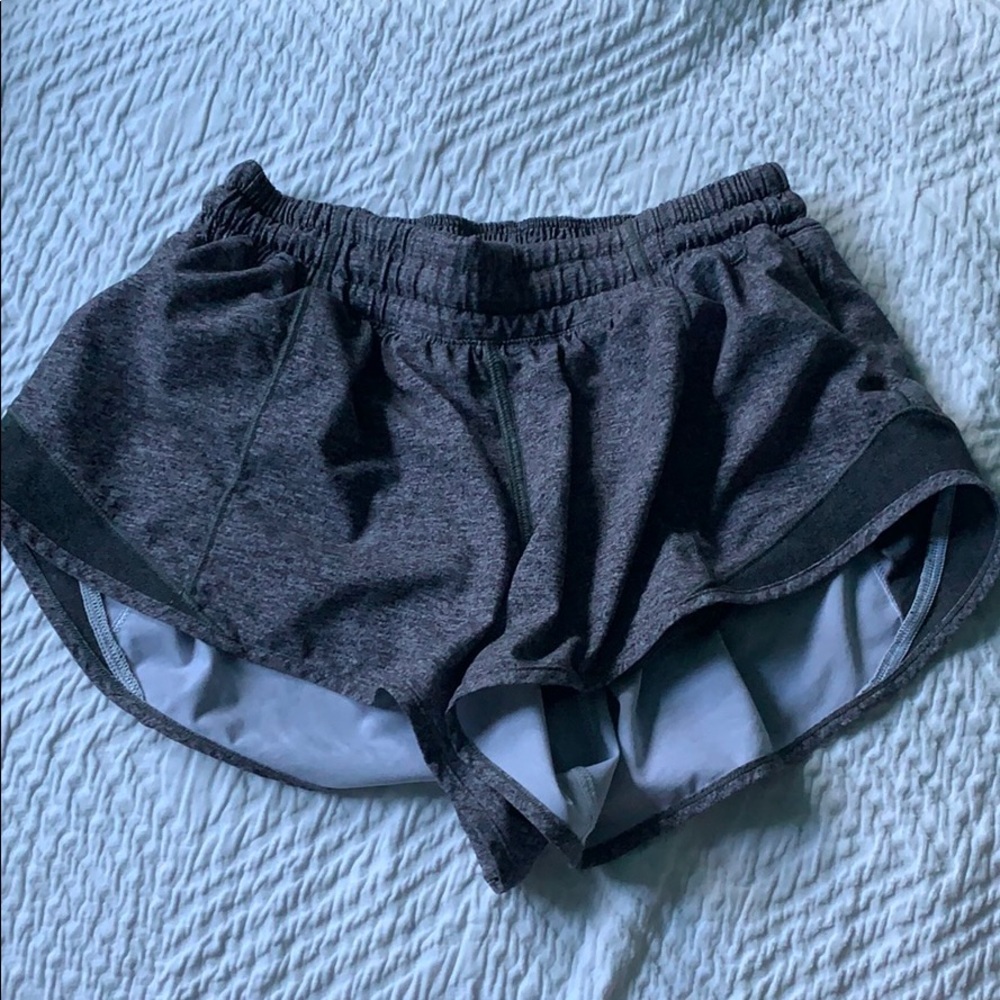 Lululemon heathered grey 2.5 hotty hot shorts